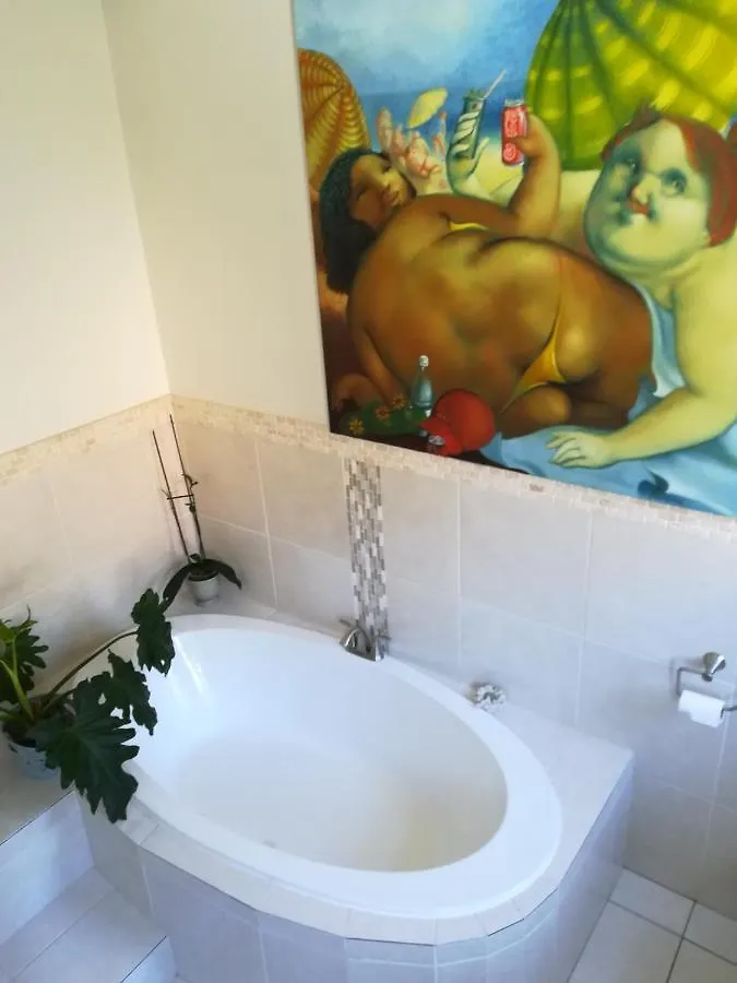 One Above Apartment Cape Town Homestay