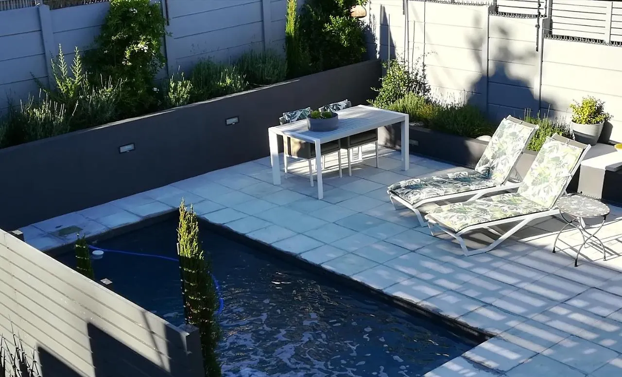 Homestay One Above Apartment Cape Town
